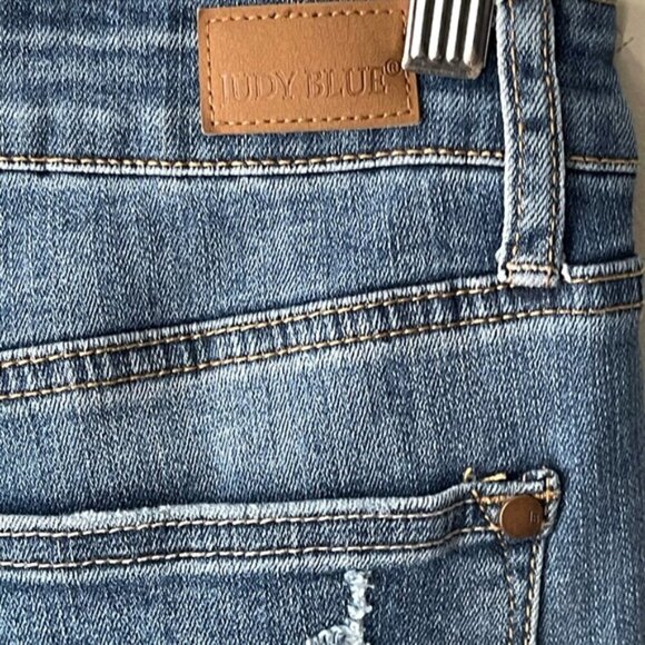 Judy Blue Plaid Cuffed Slim Fit Jean size 26 stretch classic medium wash jeans - Picture 12 of 16